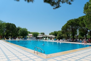 Piscine extérieure