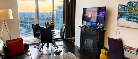 Smart TV, chimenea