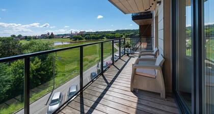 Bright Kaunas apartment with Castle view