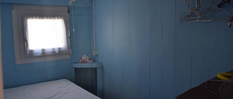 3 عدّة غرف نوم وملاءات أسرّة