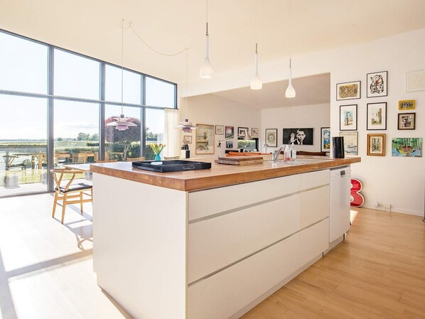 House | Private kitchen - 6 Person Holiday Home in Vaeggerlose (Vaeggerlose)