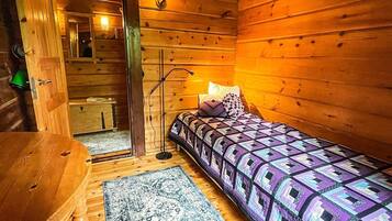 Rumah | 4 kamar tidur dan dilengkapi dengan perabotan berbeda-beda