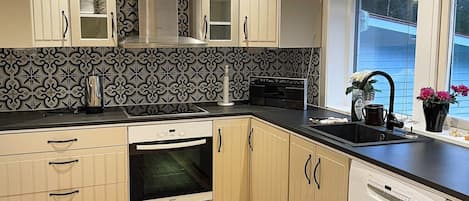 House | Private kitchen