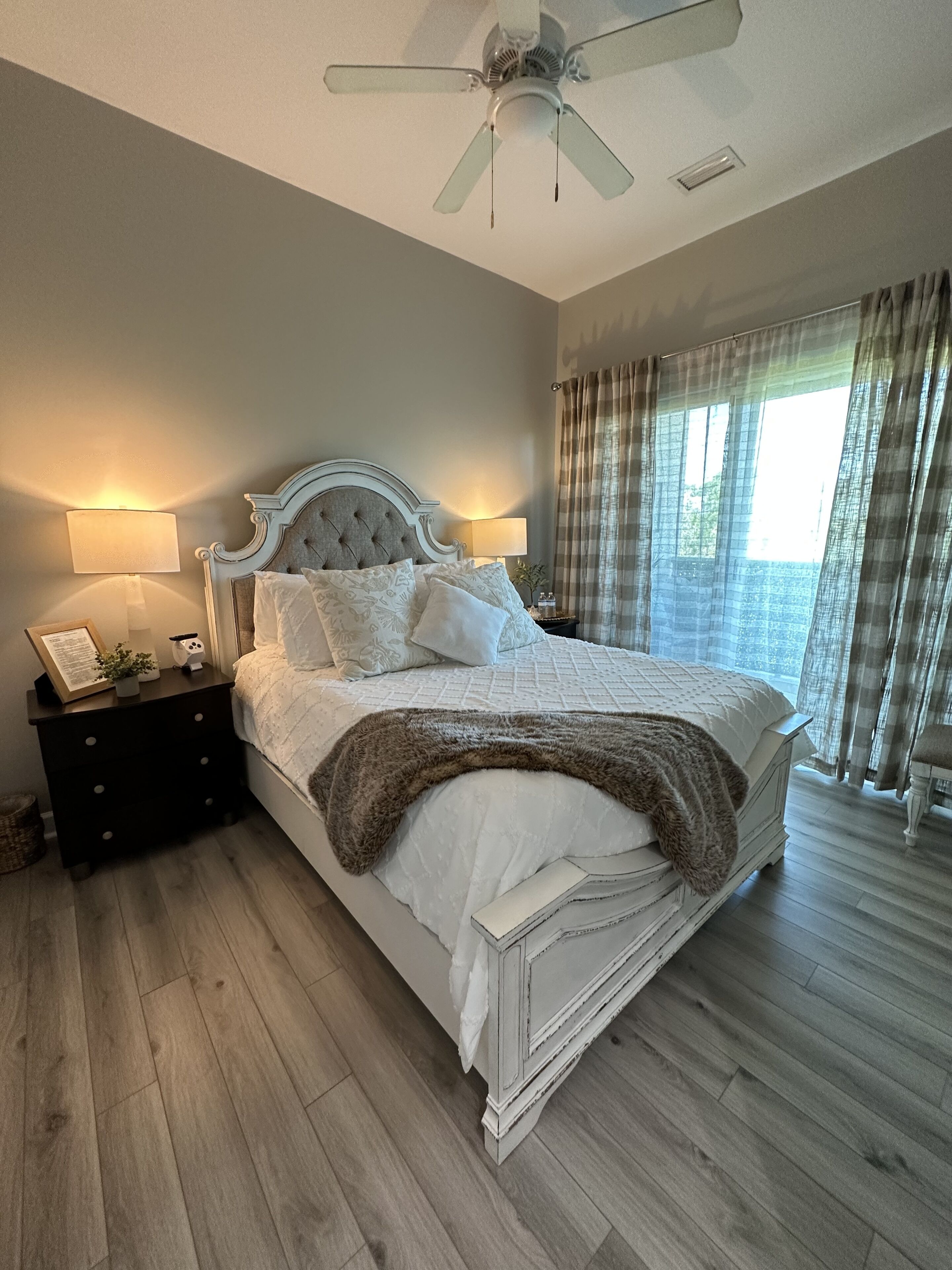 2 makuuhuonetta, silitysrauta/-lauta, ilmainen Wi-Fi, vuodevaatteet