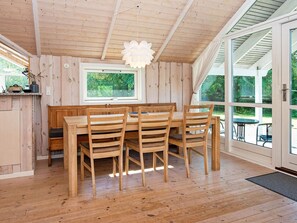 تناول الطعام