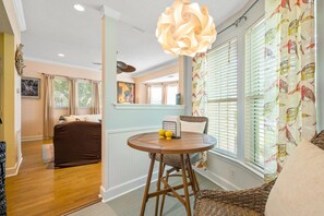 3 室のベッドルーム、デスク、アイロン / アイロン台、WiFi (無料)