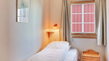 House | 3 bedrooms, individually furnished