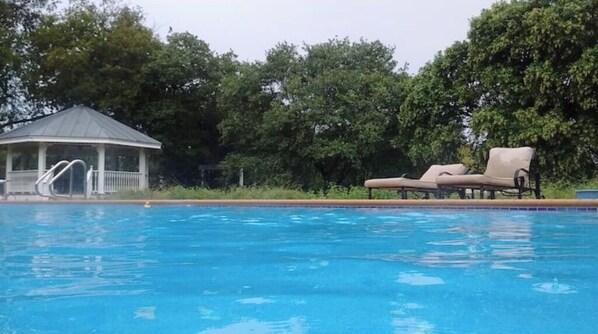 Beheizter Pool