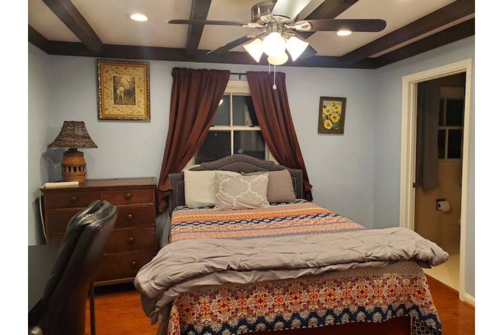 Laundry area suite with private entrance