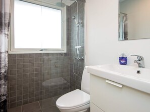 House | Bathroom - Cozy Retreat in Binderup - By Traum Ferienwohnungen (Bjert)