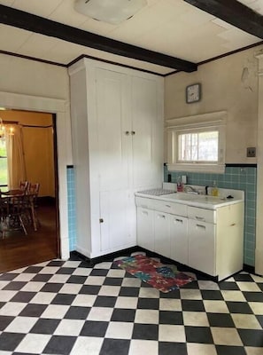 Interior - Potential Stay on Greenbrier Drive (Hinton)