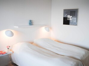 House | 1 bedroom, individually furnished - 4 Person Holiday Home in Allinge (Allinge)