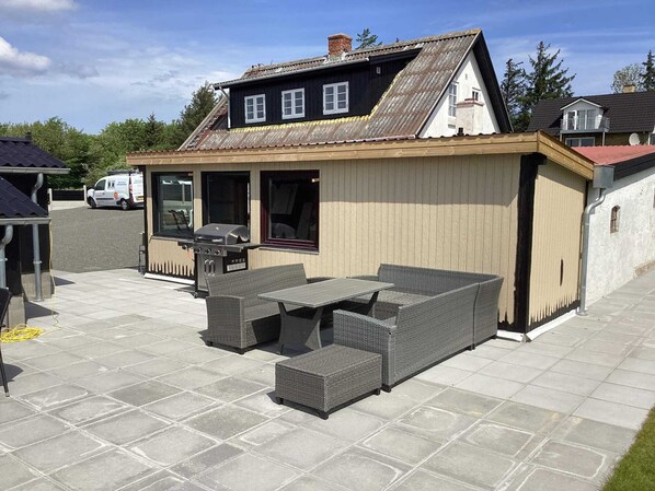 House | Outdoor dining