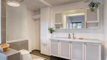 House | Bathroom