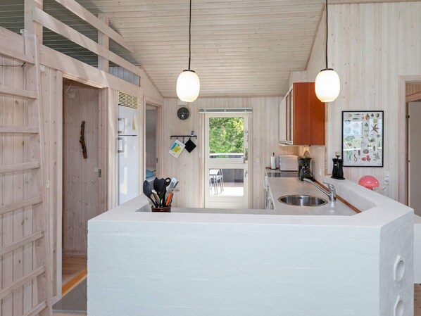 House | Private kitchen - 7 Person Holiday Home in Logstor (Logstor)