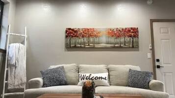 TV connectée, cheminée, baby-foot, table de tennis de table