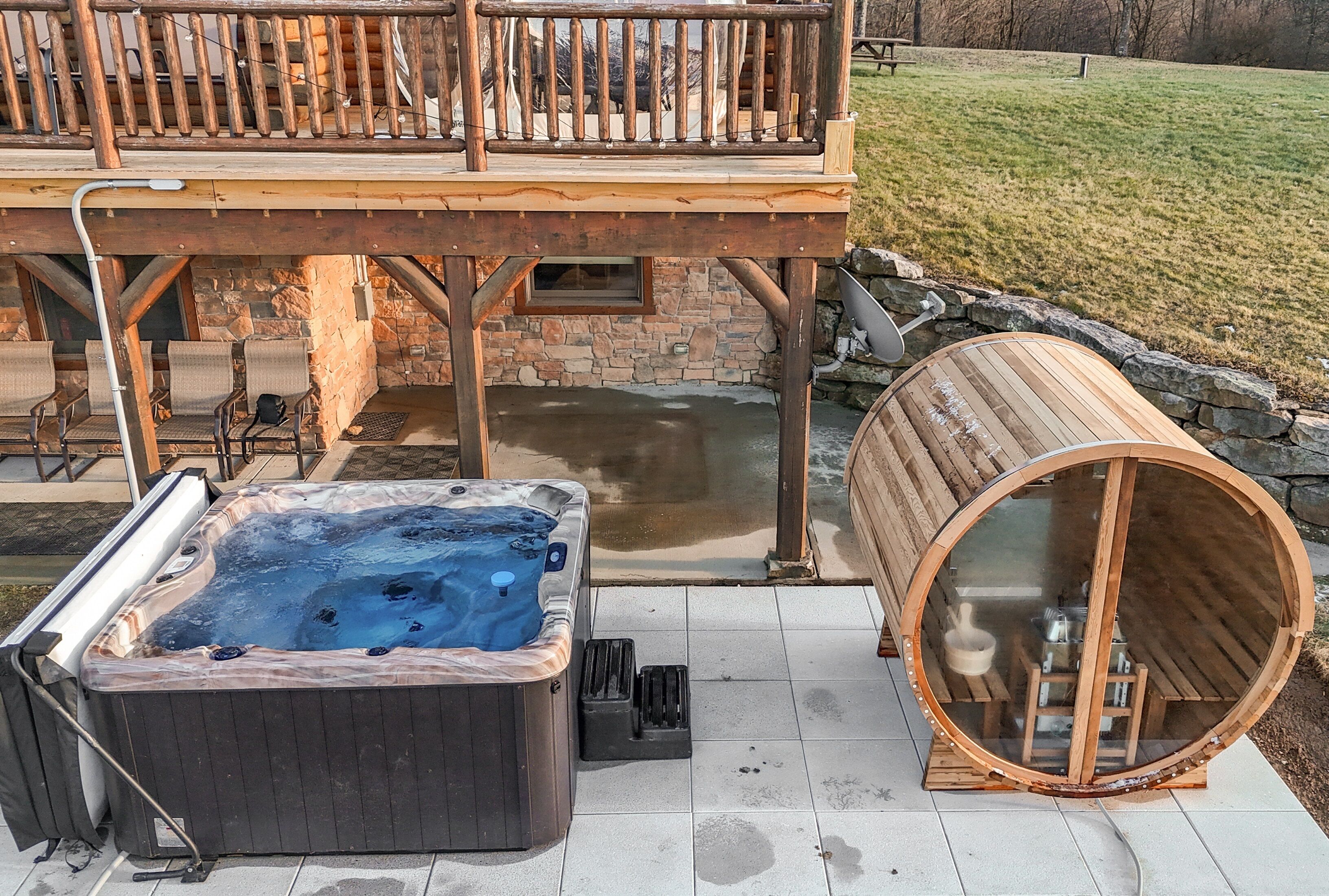 Large  hot tub and cedar sauna!
