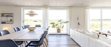 House | Dining