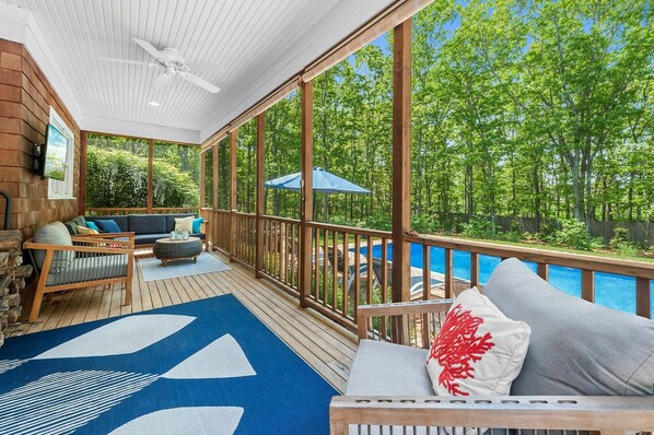 Smart TV, fireplace, foosball, table tennis