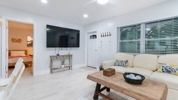 2 quartos, ferros/tábuas de passar roupa, acesso à internet