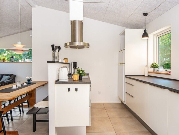 House | Private kitchen - Renovated Retreat in Hejlsminde-by Traum (Hejls)