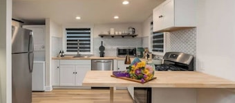 Modern Scandi Newly Renovated Midtown Charm