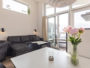 Apartment | Dining