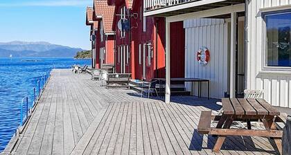 7 Person Holiday Home in Sjernaroy