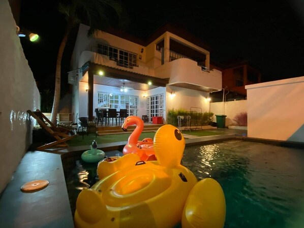 Utomhuspool