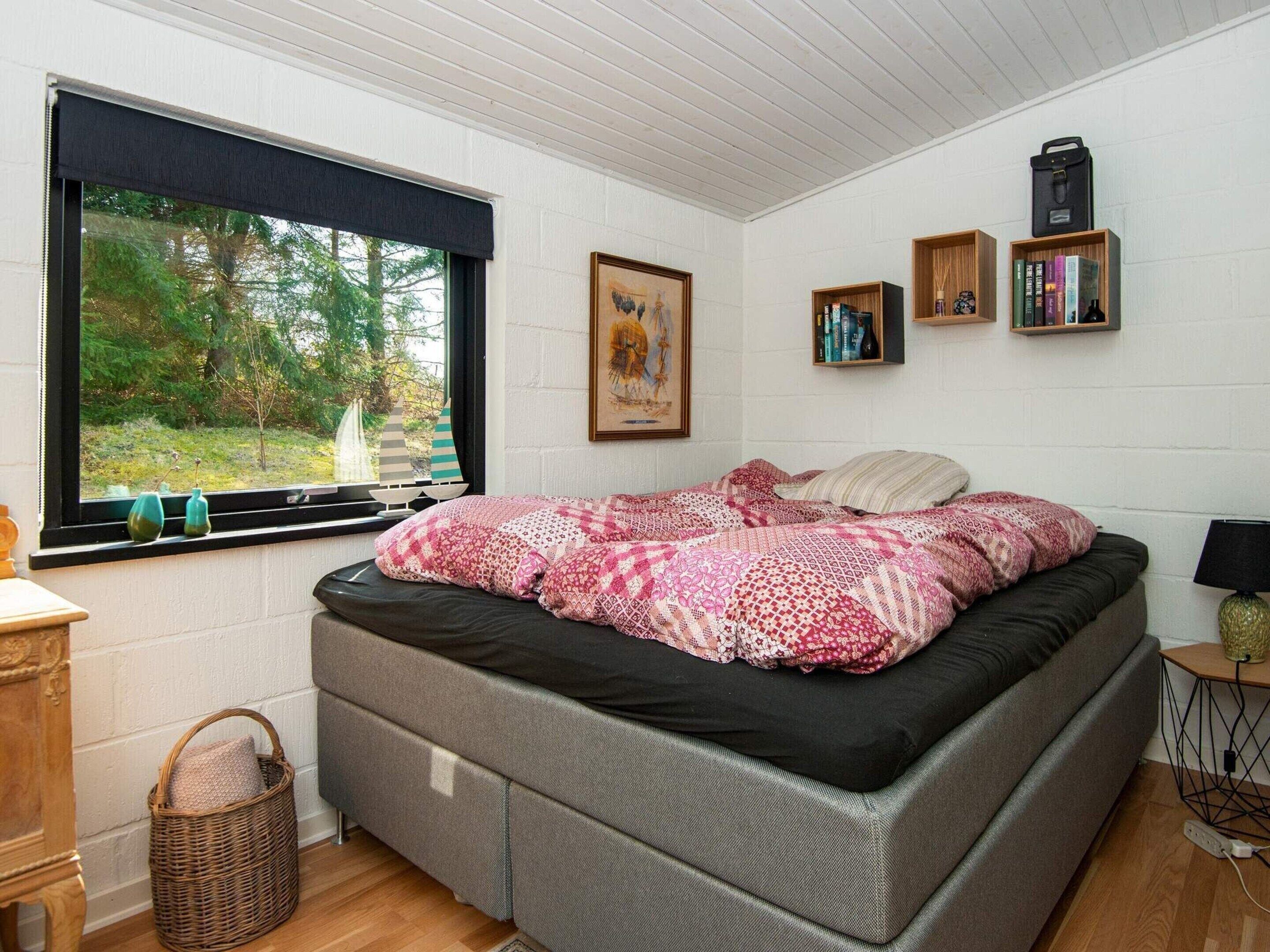 House | 1 bedroom, individually furnished