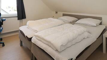 5 bedrooms, individually furnished