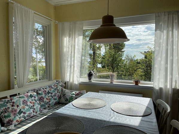 House | Dining