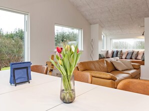 House | Dining - Luxury Retreat in Gronhoj - By Traum Ferienwohnungen (Lokken)