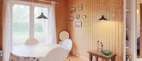 House | Dining