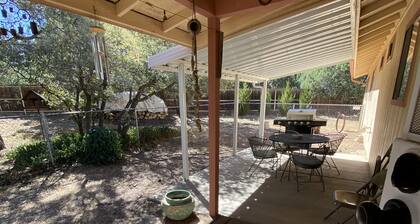 SilverKing Family Retreat - Dog Friendly!