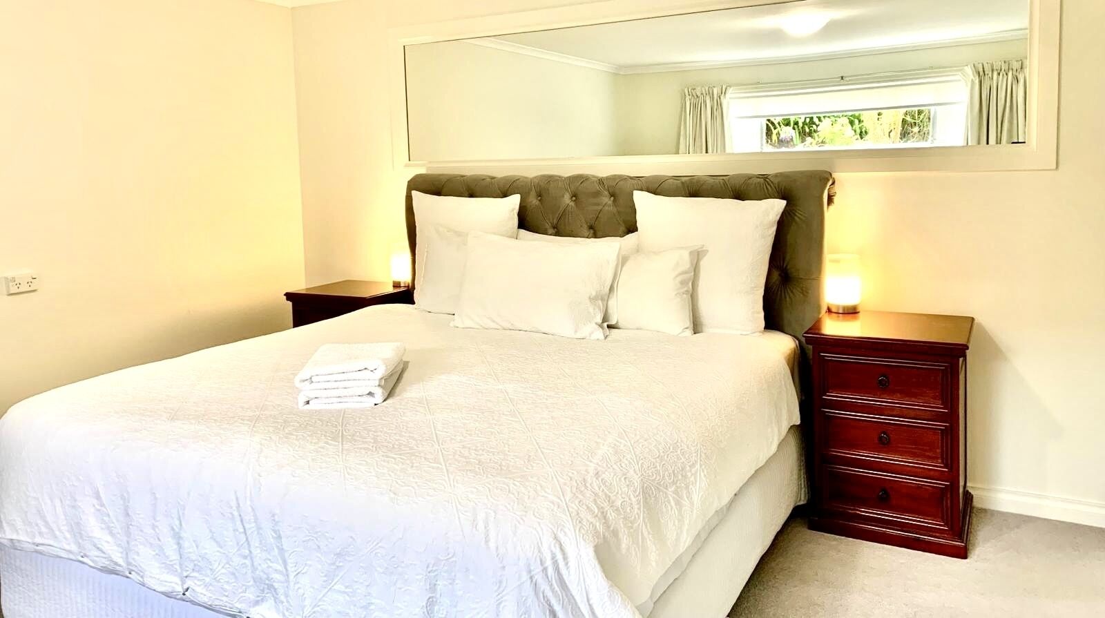 4 Schlafzimmer, Schreibtisch, Bügeleisen/Bügelbrett, Reisekinderbett