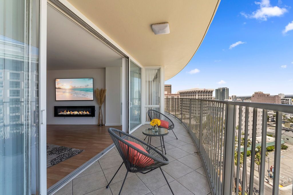 LONG BEACH - GORGEOUS WATERFRONT CONDO (30-DAY) 🏝️