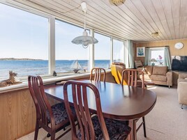House | Dining