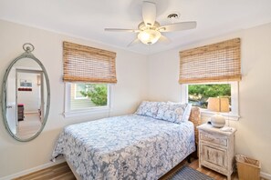 4 bedrooms, bed sheets - Beachbox in Kill Devil Hills: 3 Min Walk To Beach! (Kill Devil Hills)