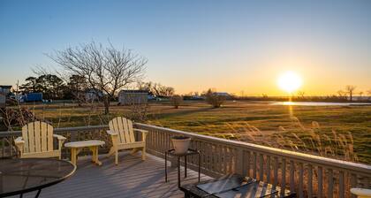 Beautiful Bayfront with Sanctuary Private Beach