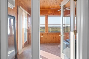Interior - Beautiful Bayfront with Sanctuary Private Beach  (Saxis)