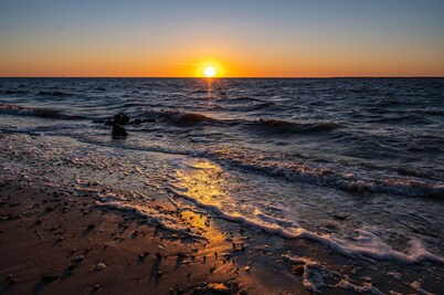 Beautiful Bayfront with Sanctuary Private Beach 