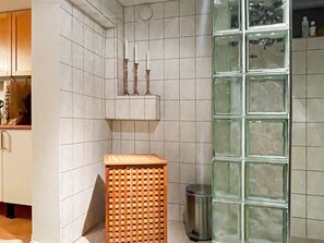 House | Bathroom