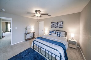 4 室のベッドルーム、アイロン / アイロン台、インターネット、ベッドシーツ