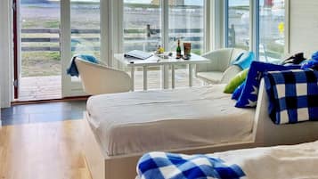 House | 1 bedroom, individually furnished