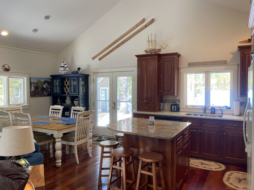 Torch Lake Cabin near launch with boat option