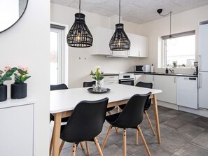 House | Dining - 6 Person Holiday Home in Ringkobing (Ringkobing)