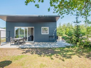 House | Outdoor dining - 6 Person Holiday Home in Ringkobing (Ringkobing)
