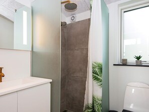 House | Bathroom - 10 Person Holiday Home in Bjert (Bjert)