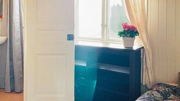 3 bedrooms, individually furnished